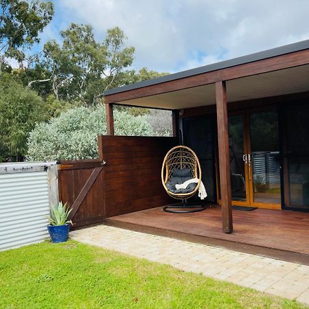 Grape Juice Retreat Rustic Romantic Gateway 5Mins To Beaches & Town Margaret River Exterior photo