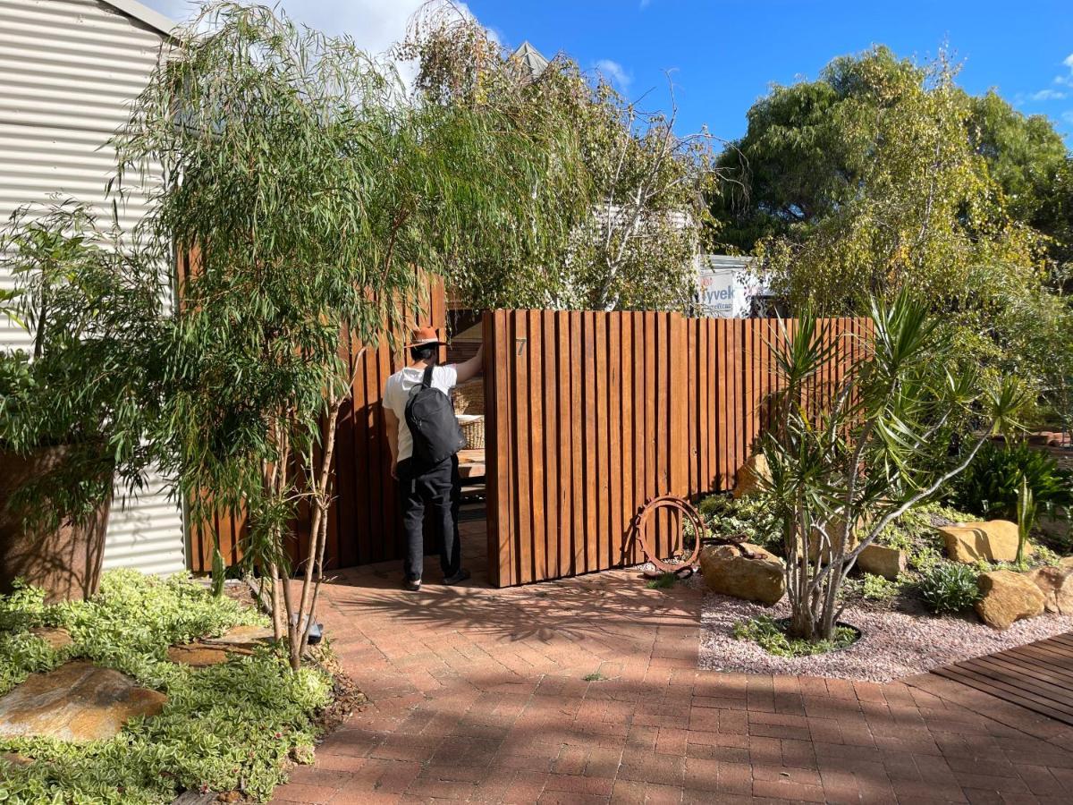 Grape Juice Retreat Rustic Romantic Gateway 5Mins To Beaches & Town Margaret River Exterior photo